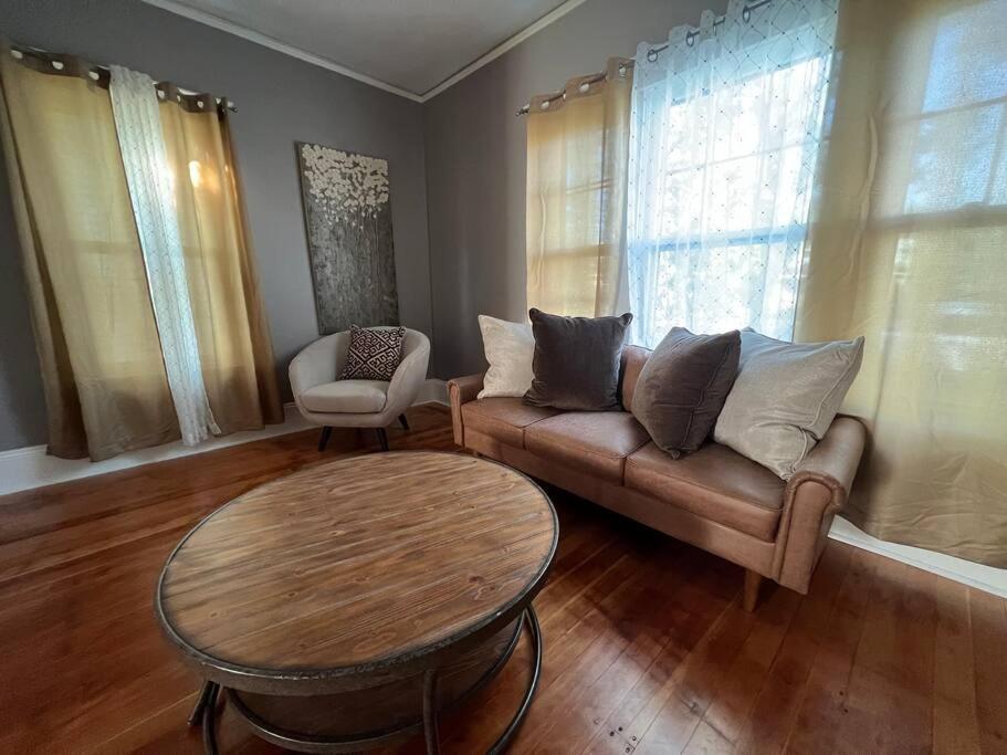 Timelessly Restored Home - Entirely Yours To Enjoy Billings Bagian luar foto